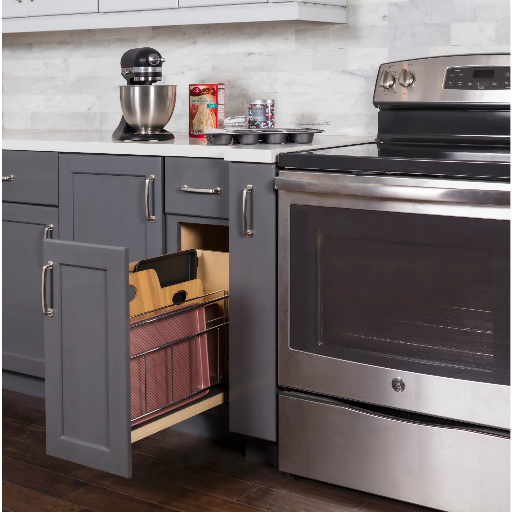 Hardware Resources 5″ Pullout With Built-In Tray Divider 8″ Width